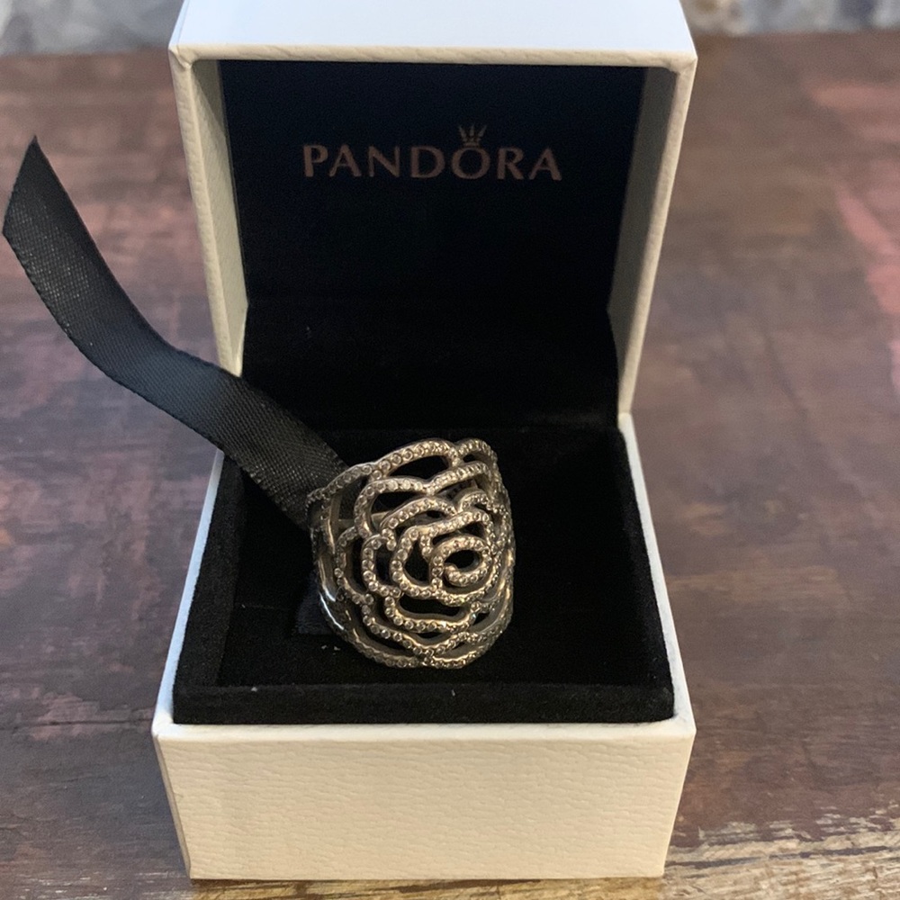 Beautiful Retired Pandora Ring